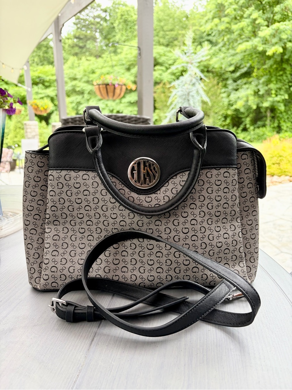 GUESS Black and Gray Logo Print Satchel with Silver Emblem 💕🖤
